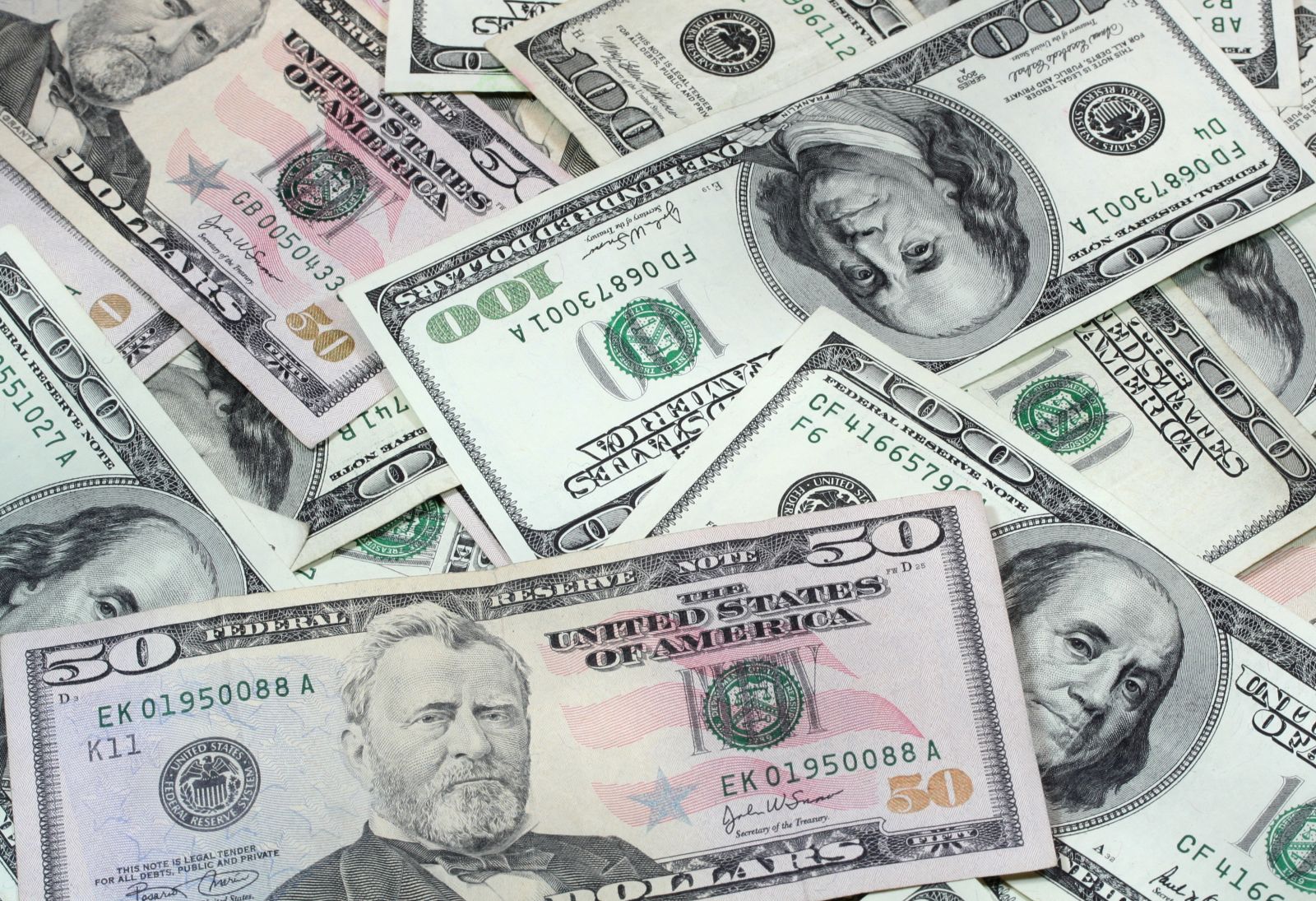 Dollar Supported by Higher T-Note Yields and Crude Prices
